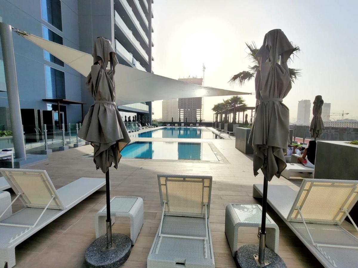 Apartamento Bloom Height Tower Dubái Exterior foto