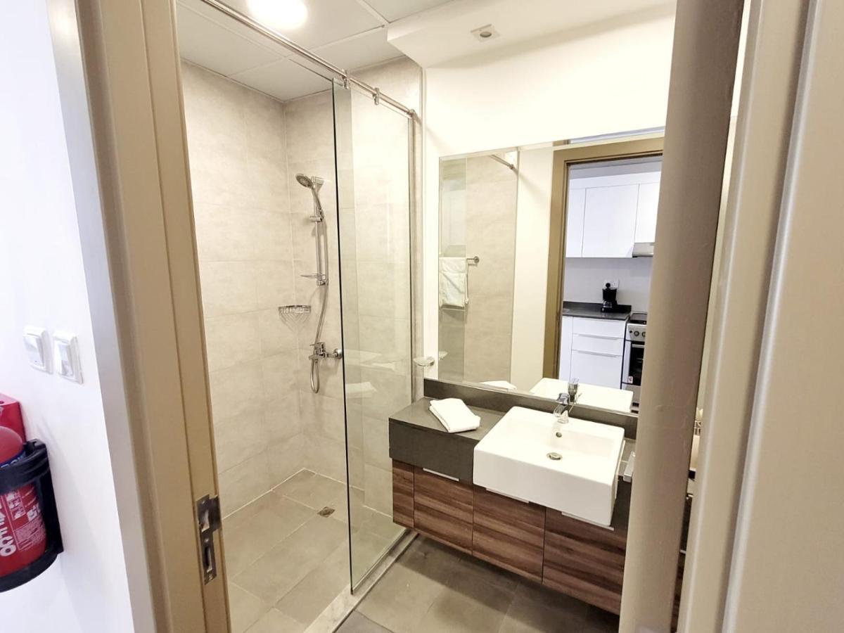 Apartamento Bloom Height Tower Dubái Exterior foto
